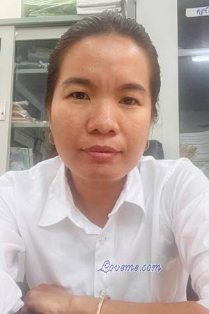 Ladies of Moung Ruessey