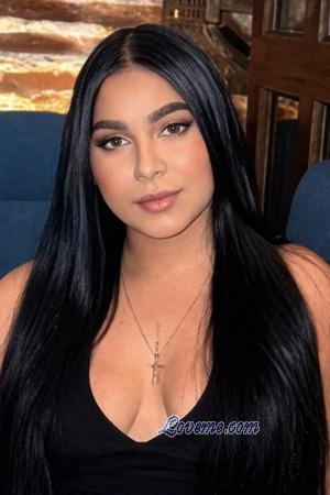 227132 - Maybelline Age: 24 - Colombia