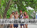 cartagena-women-boat-1104-11