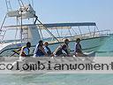cartagena-women-boat-1104-40